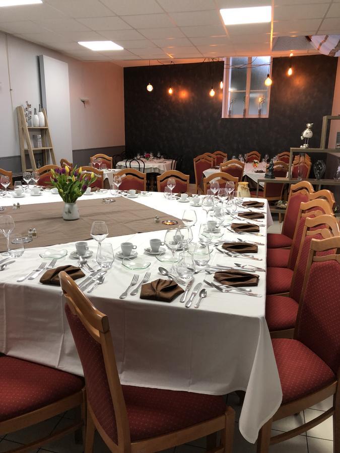 Auberge Du Cheval Blanc Beaumont-Pied-de-Boeuf  Bagian luar foto
