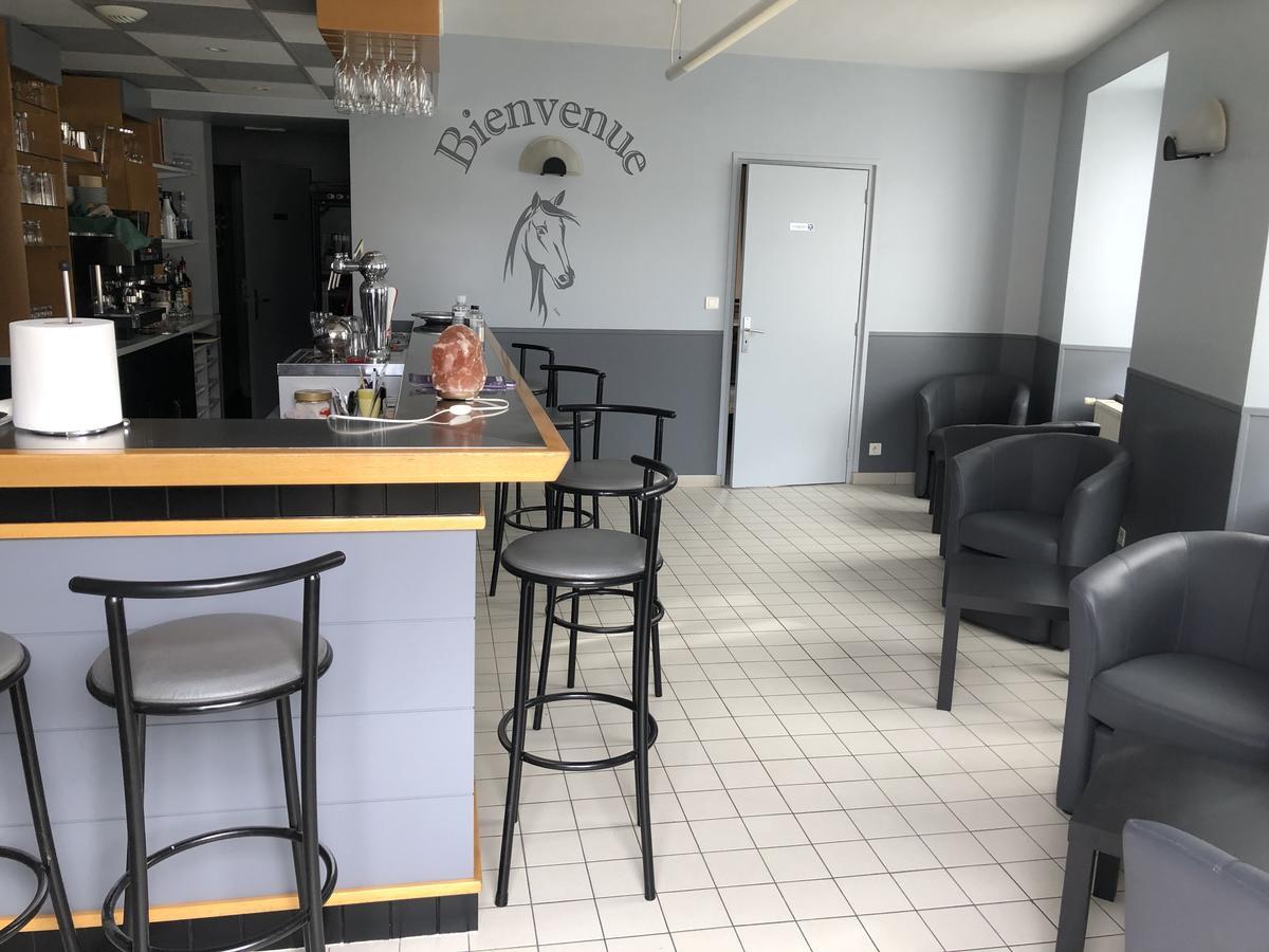 Auberge Du Cheval Blanc Beaumont-Pied-de-Boeuf  Bagian luar foto