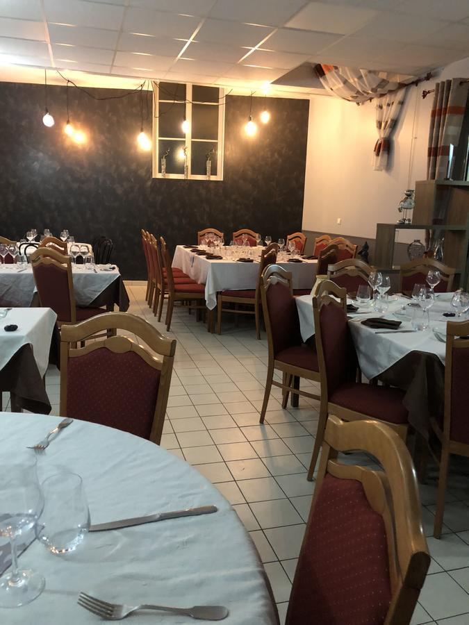 Auberge Du Cheval Blanc Beaumont-Pied-de-Boeuf  Bagian luar foto